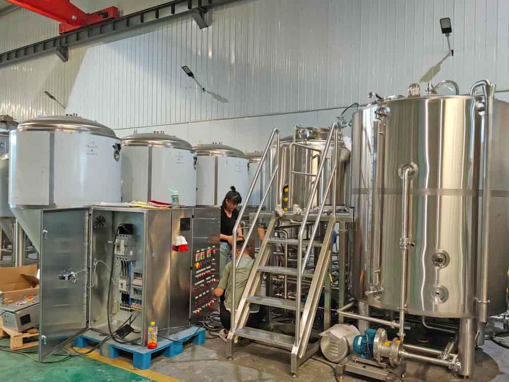 <b>10HL brewpub brewery customized by Tiantai</b>